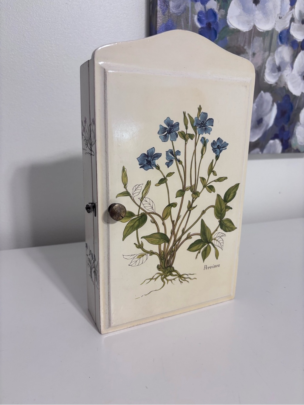 Vintage Floral Key Holder Wall Cabinet Pervinca Botanical Cottage Decor cream